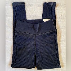 NWT!!! Offline by Aerie Seamless 7/8 High Rise Leggings Large